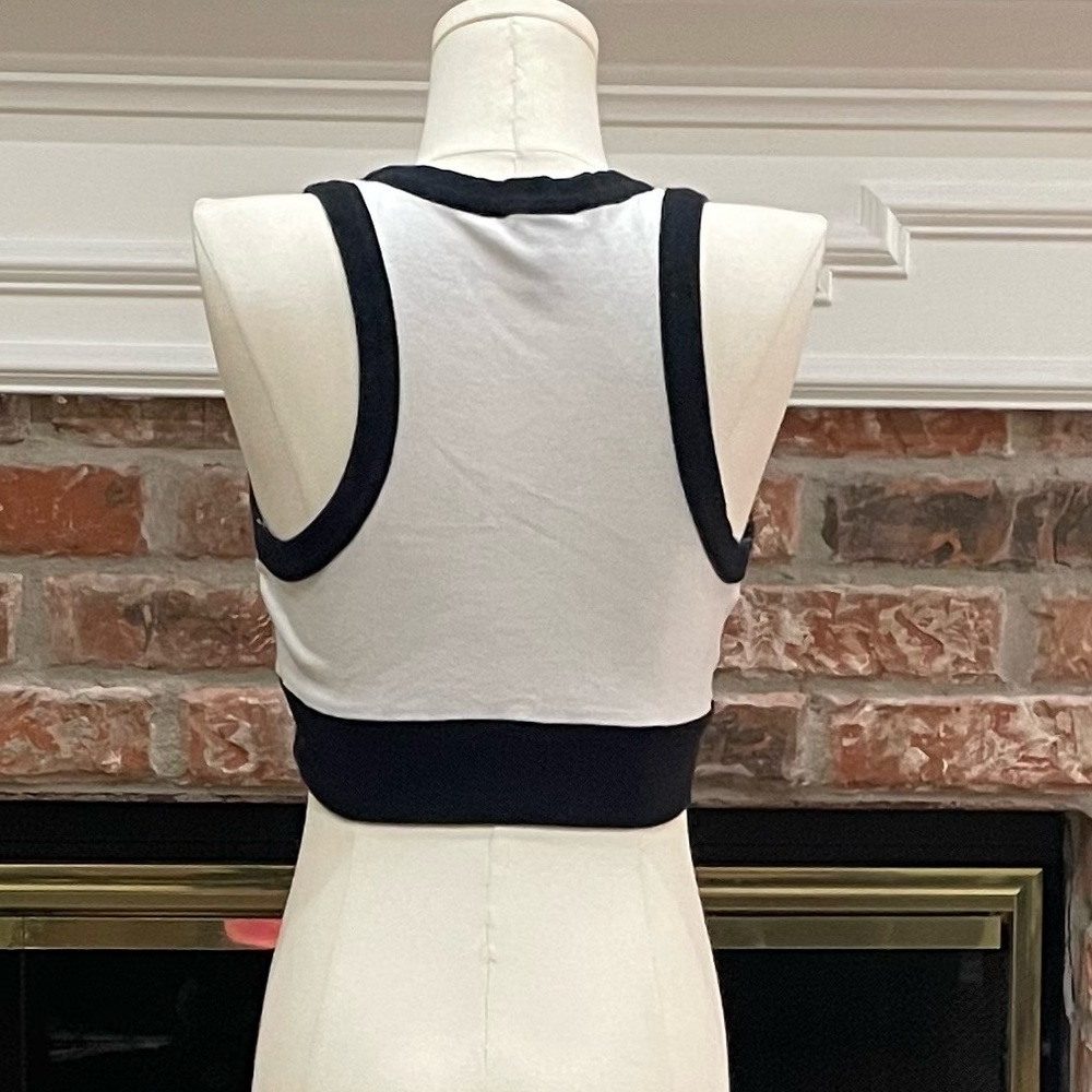 Forever 21 black and white sleeveless crop top / M / Excellent condition - Picture 5 of 10